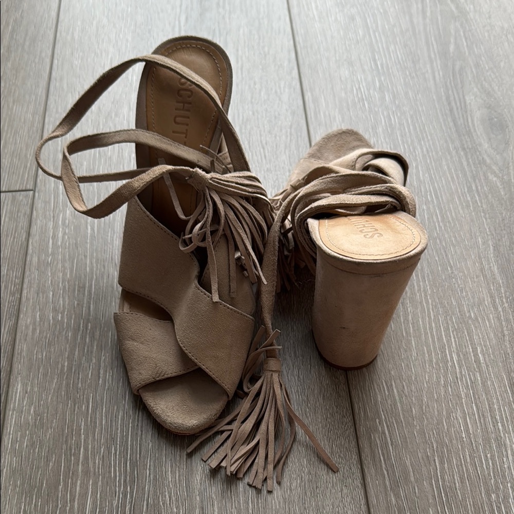 SCHUTZ Tan Heels with Elegant Design